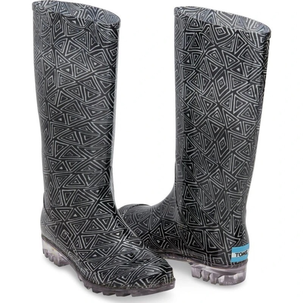 TOMS Cabril Rain Boots! 🖤🤍